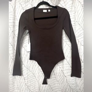 ARITZIA BABATON FORMARIB BODYSUIT